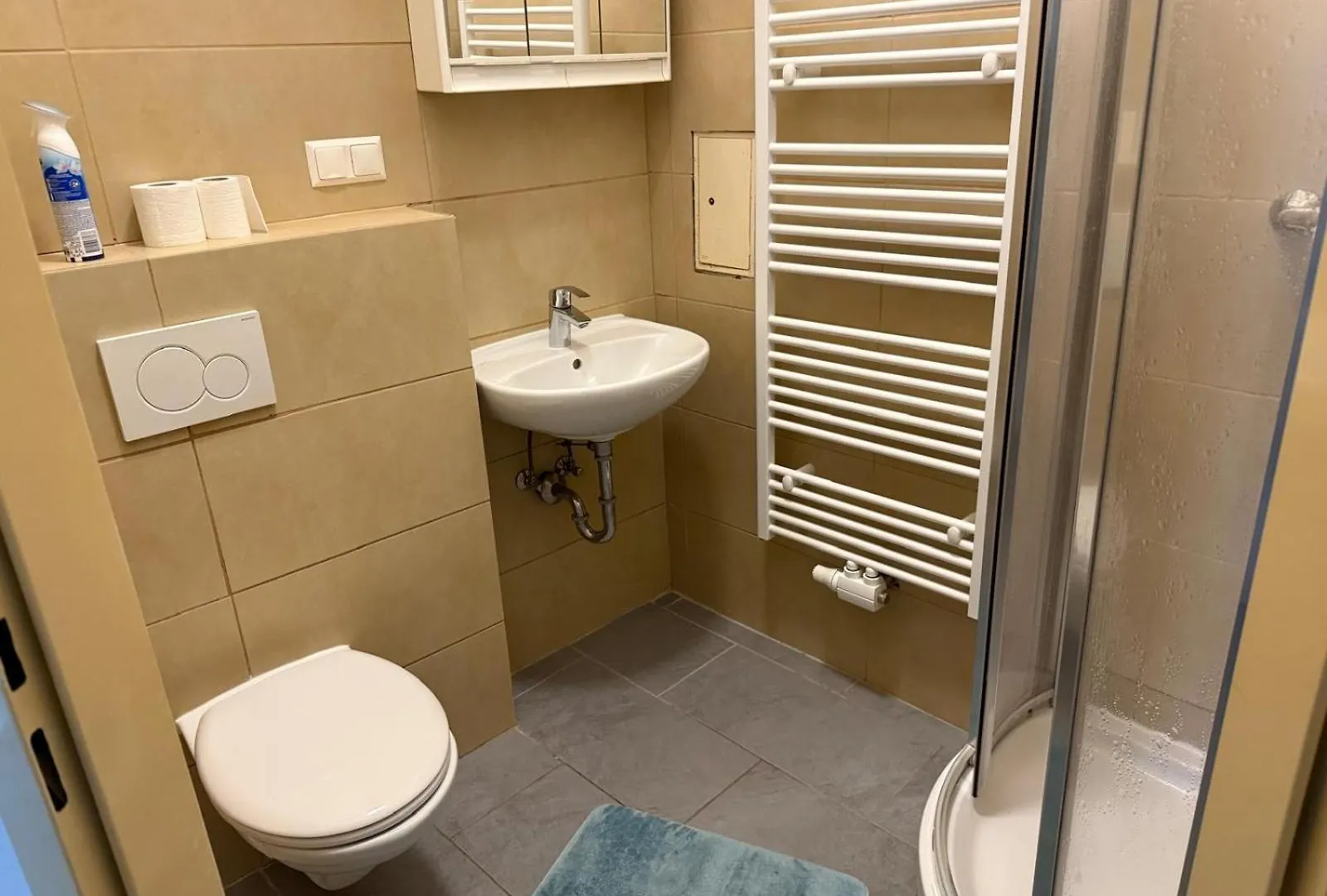 Peaceful 2Br Apartment 15-Min To Ottakring Station Wien Østrig