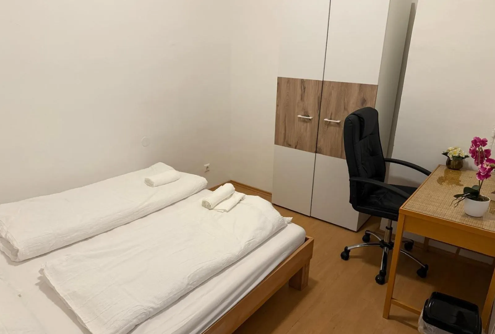 Peaceful 2Br Apartment 15-Min To Ottakring Station Wien Østrig